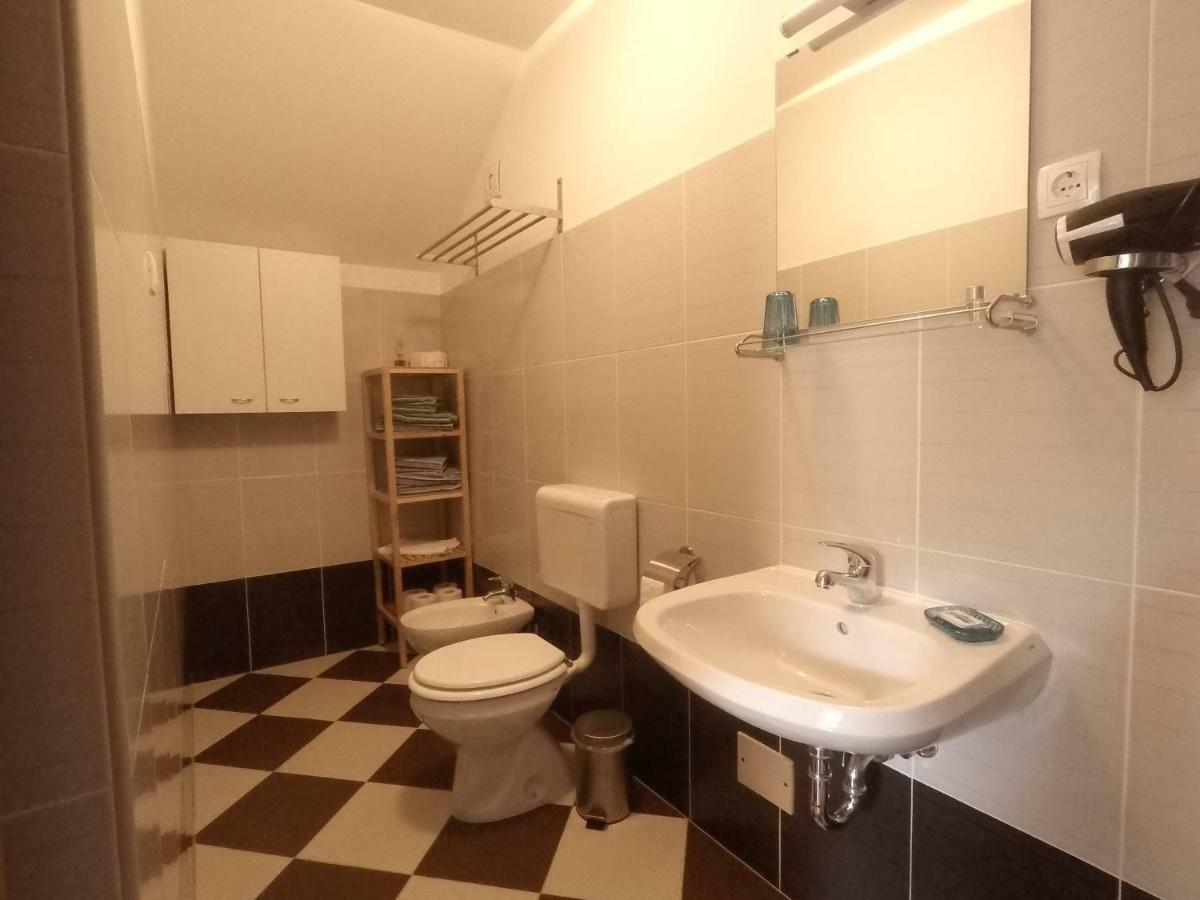 Apartments Pegla เนเรซีน ภายนอก รูปภาพ